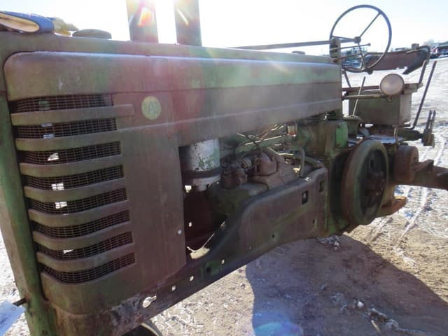 Image of John Deere A equipment image 1