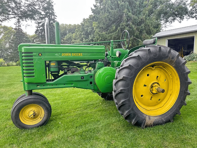 Image of John Deere A equipment image 1