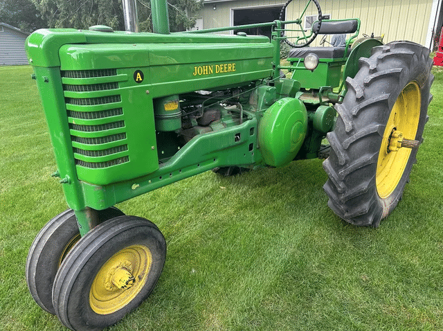 Image of John Deere A equipment image 2