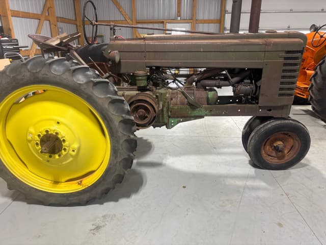 Image of John Deere A equipment image 1