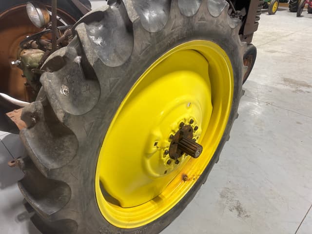 Image of John Deere A equipment image 4