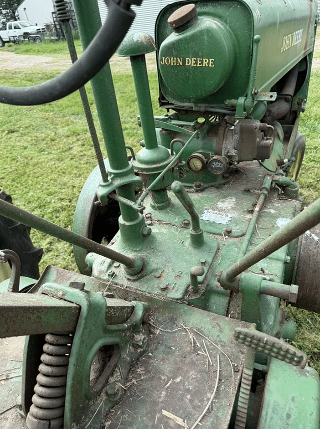 Image of John Deere A equipment image 4