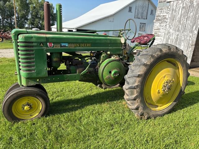 Image of John Deere A equipment image 4