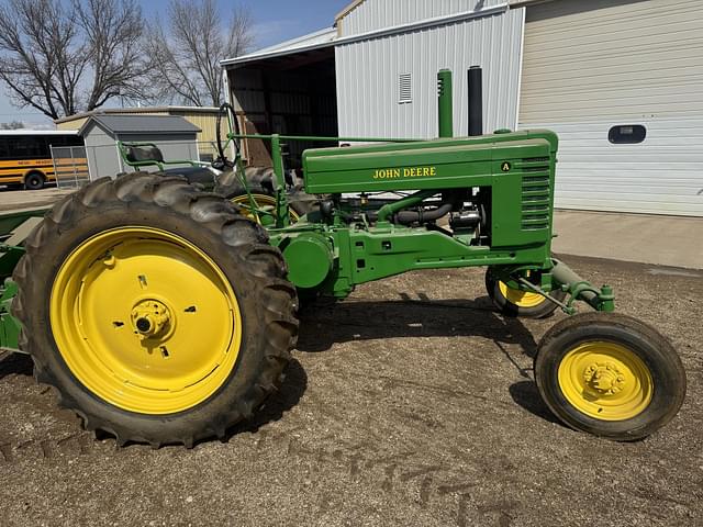 Image of John Deere A equipment image 1