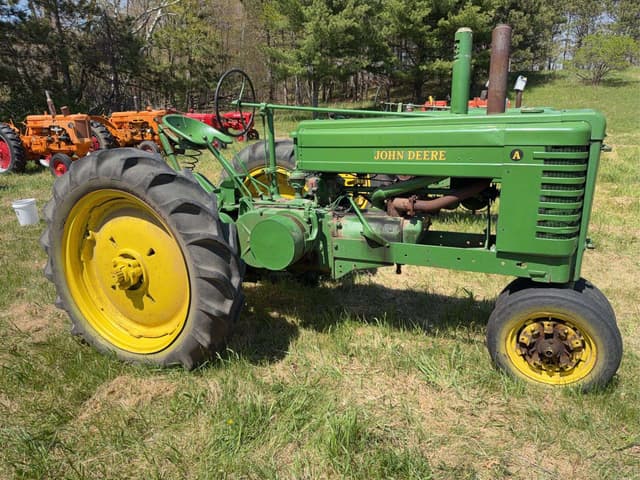 Image of John Deere A equipment image 1