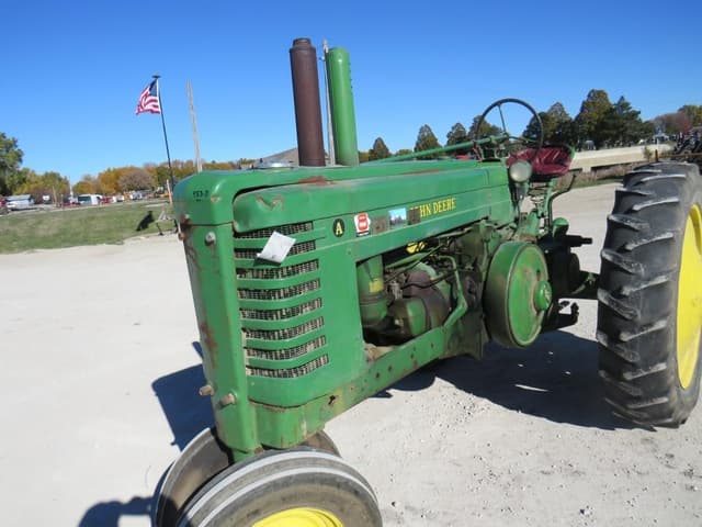 Image of John Deere A equipment image 1