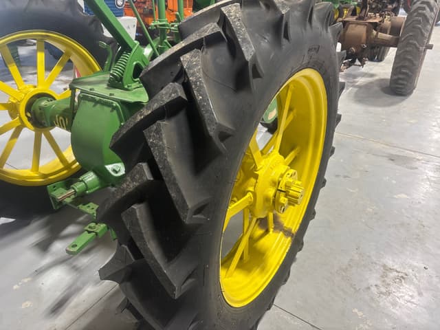 Image of John Deere A equipment image 4