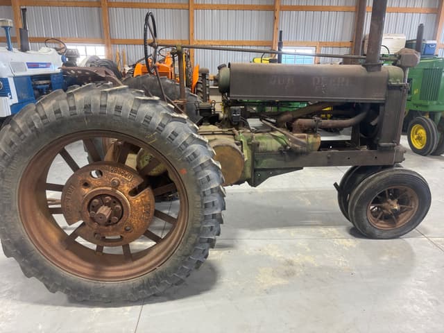 Image of John Deere A equipment image 1