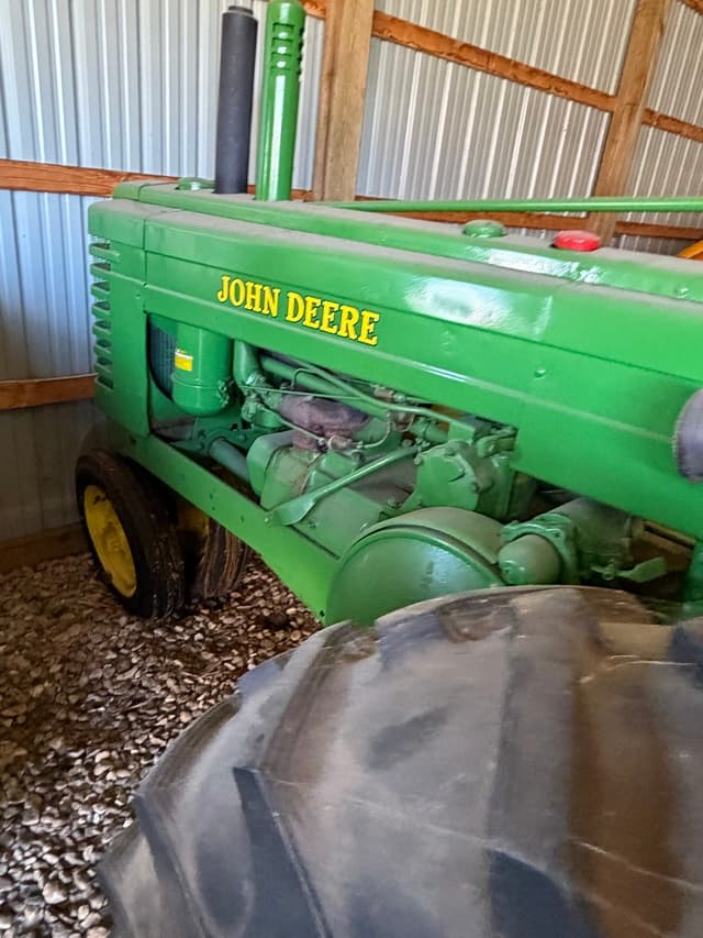 Image of John Deere A equipment image 4