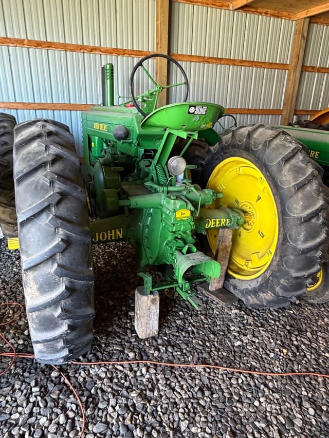 Image of John Deere A equipment image 2