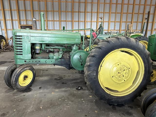 Image of John Deere A equipment image 1