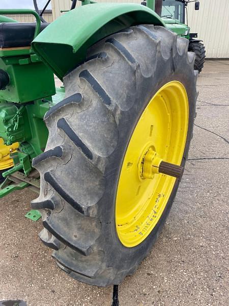 Image of John Deere A equipment image 4