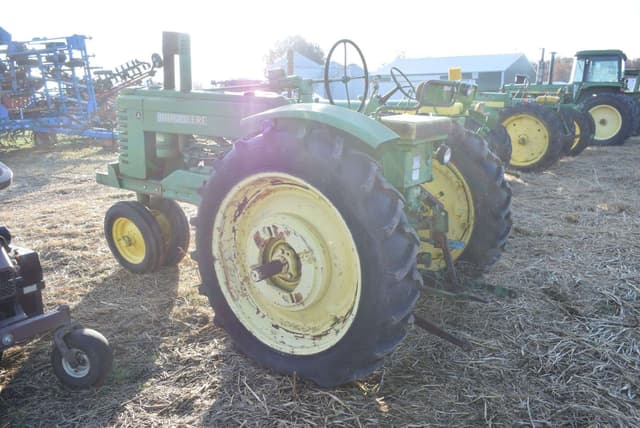 Image of John Deere A equipment image 3