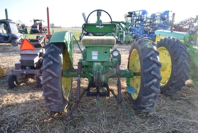 Image of John Deere A equipment image 4