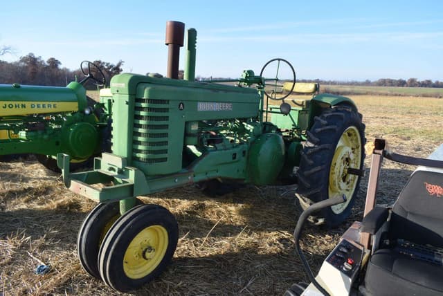 Image of John Deere A equipment image 2