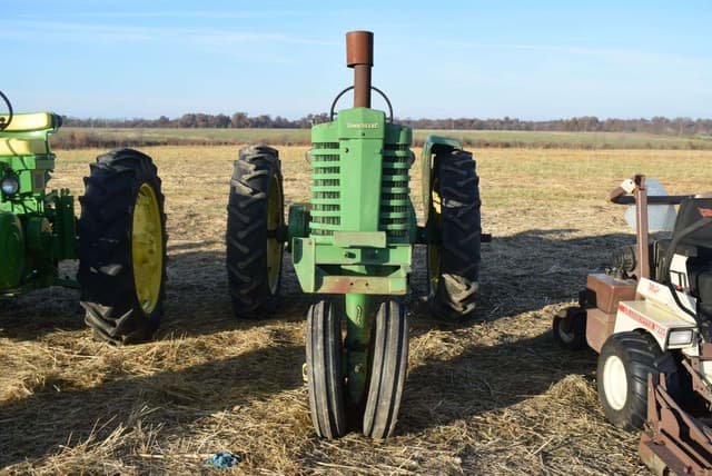 Image of John Deere A equipment image 1