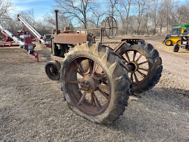 Image of John Deere A equipment image 3