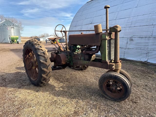 Image of John Deere A equipment image 1