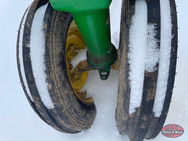 Image of John Deere A equipment image 4