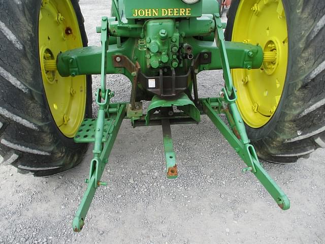 Image of John Deere A equipment image 4