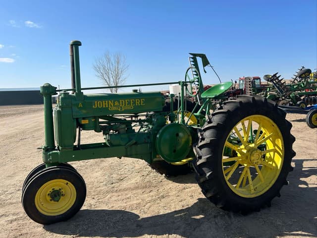 Image of John Deere A equipment image 1