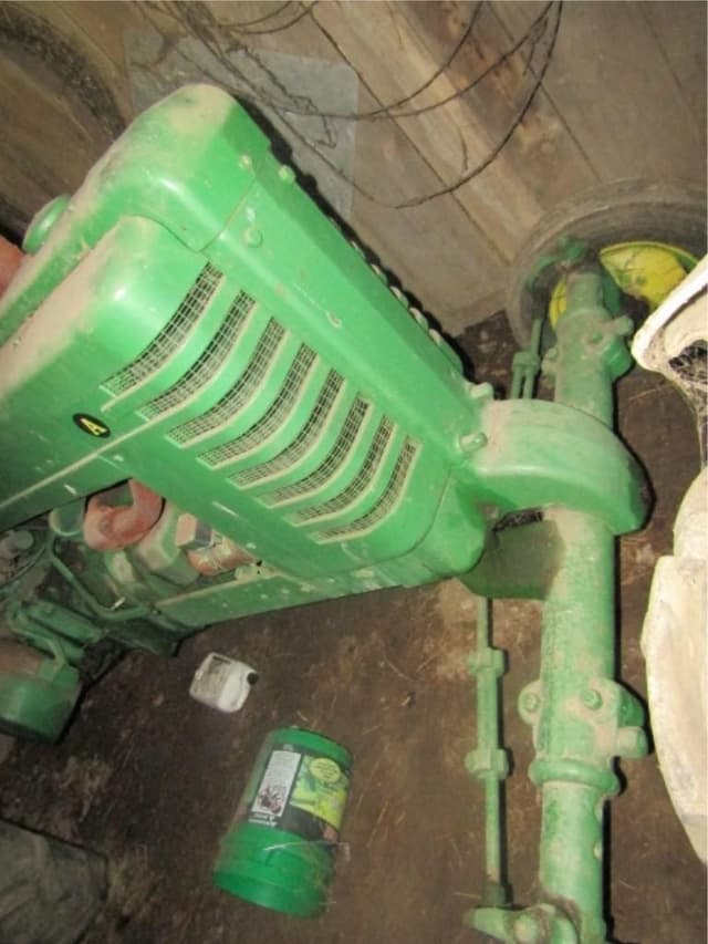 Image of John Deere A equipment image 1
