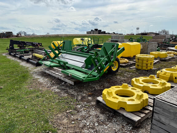 Image of John Deere A520R equipment image 1