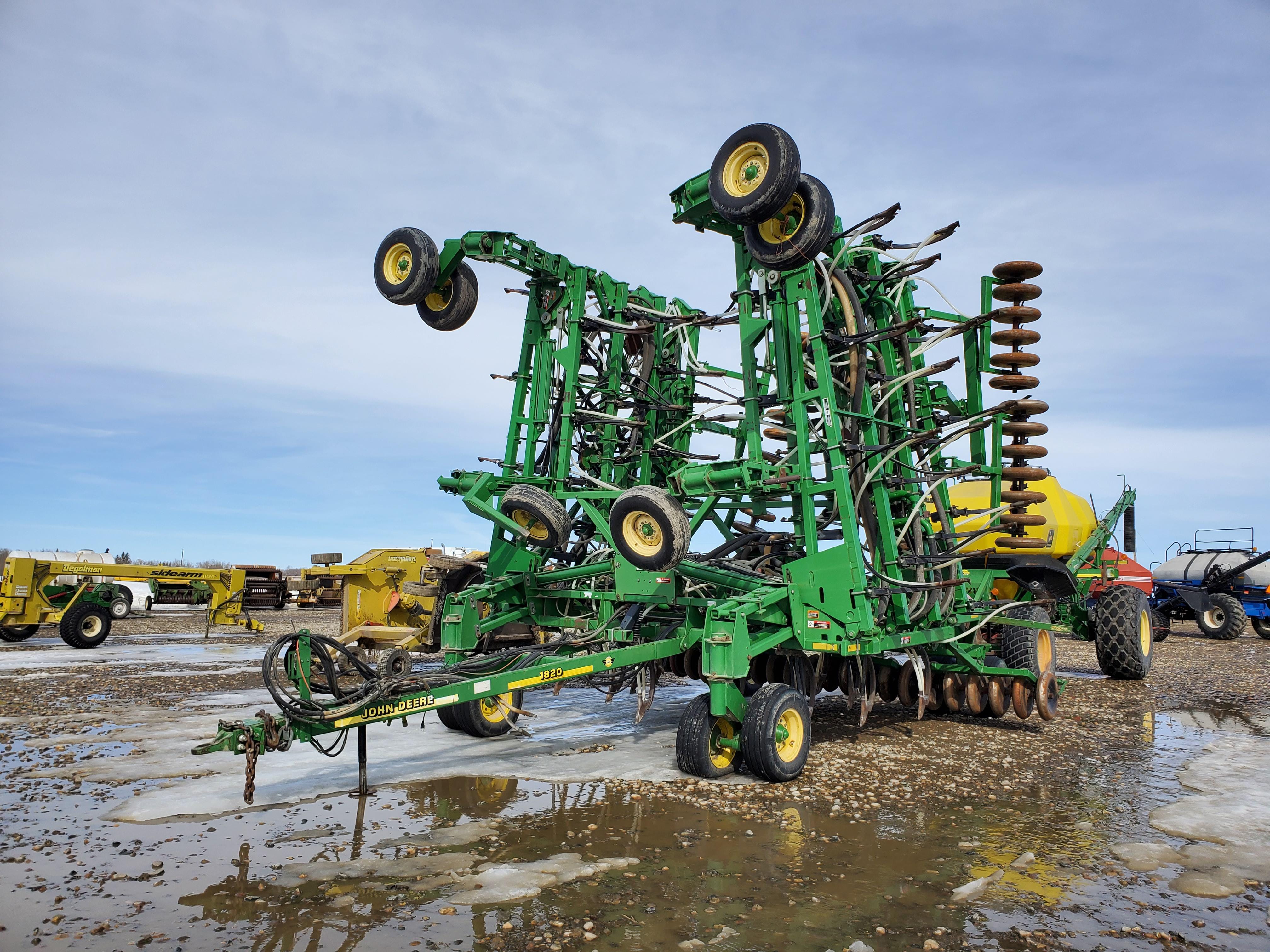 Main image John Deere 1900