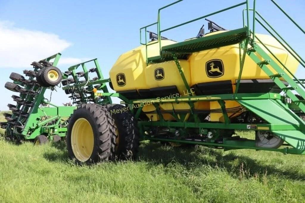 Image of John Deere 1910 Primary image