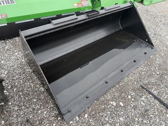 Image of John Deere C72 equipment image 1