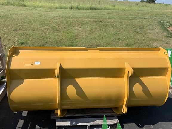 Image of John Deere Bucket Image 1