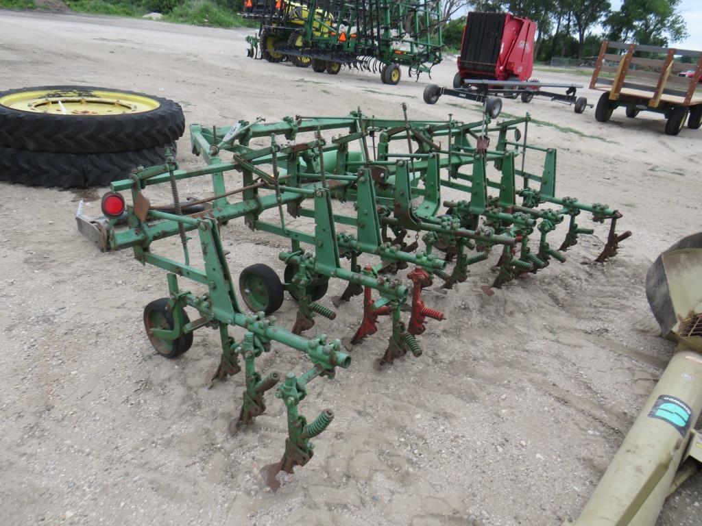 Image of John Deere AT40 Image 1