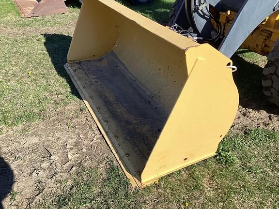 Image of John Deere Wheel Loader Bucket Image 1