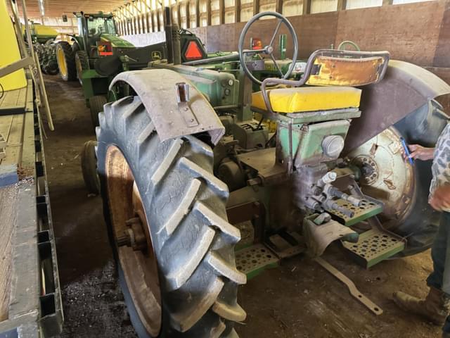 Image of John Deere B equipment image 4