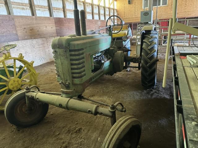 Image of John Deere B equipment image 1