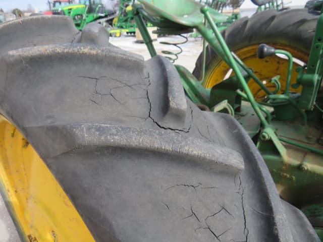 Image of John Deere B equipment image 3