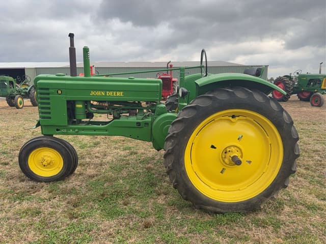 Image of John Deere B equipment image 1