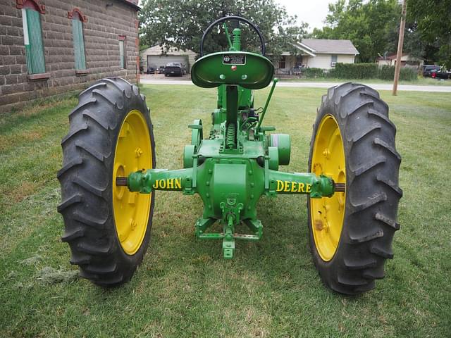 Image of John Deere B equipment image 3