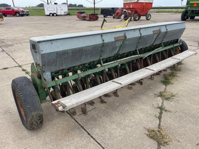 Image of John Deere B equipment image 2