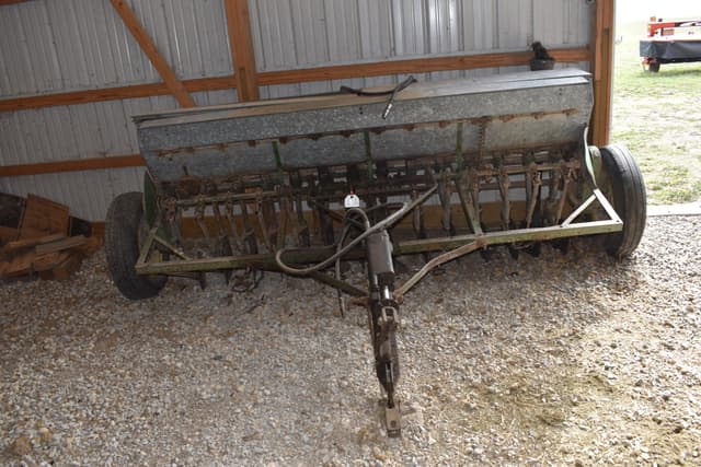 Image of John Deere B equipment image 1