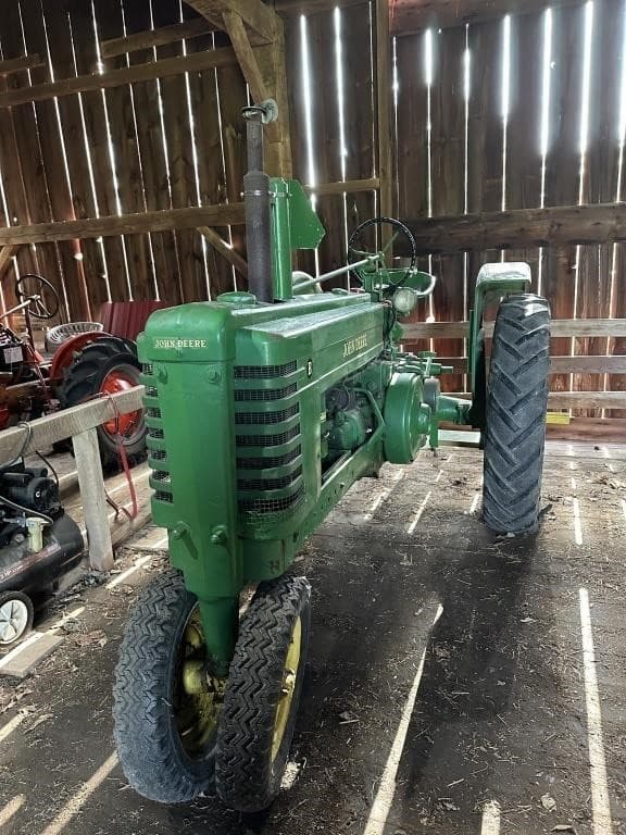 Image of John Deere B equipment image 1
