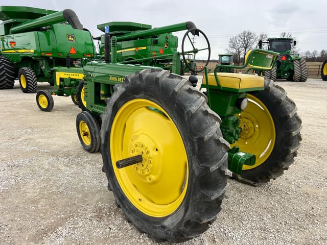 Image of John Deere B equipment image 3