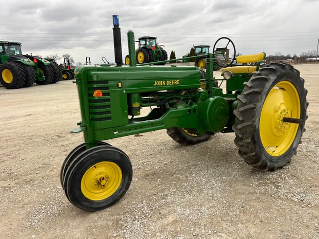 Image of John Deere B equipment image 1