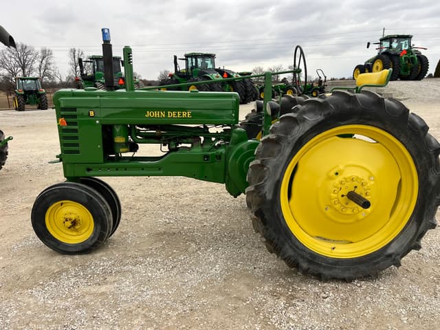 Image of John Deere B equipment image 2