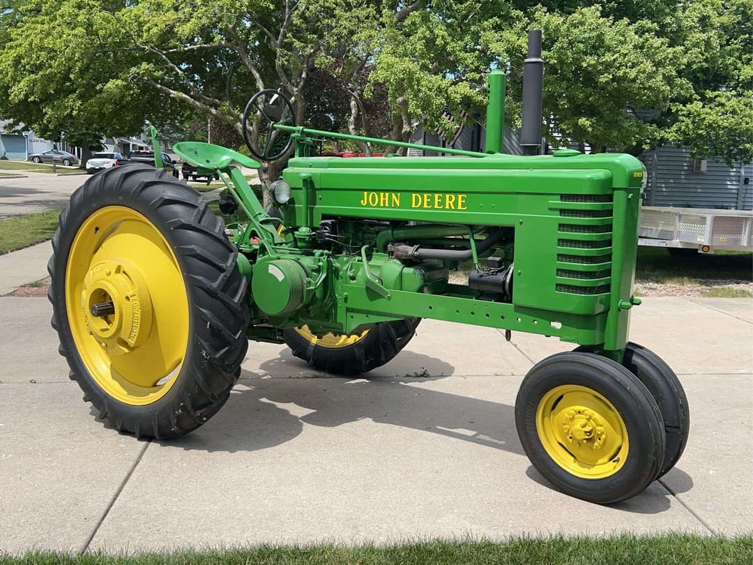 Image of John Deere B Primary image