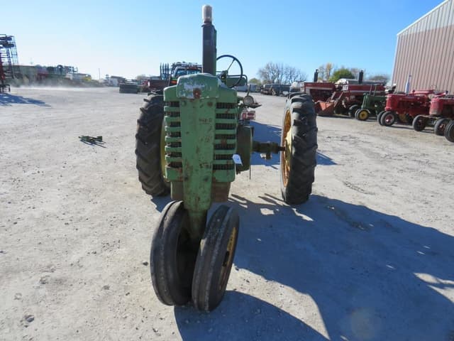 Image of John Deere B equipment image 1