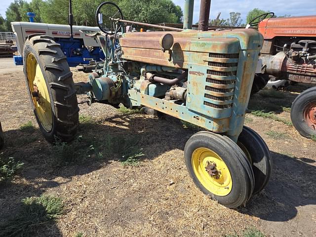 Image of John Deere B equipment image 1