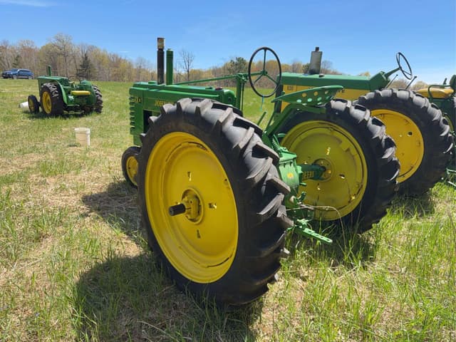 Image of John Deere B equipment image 4