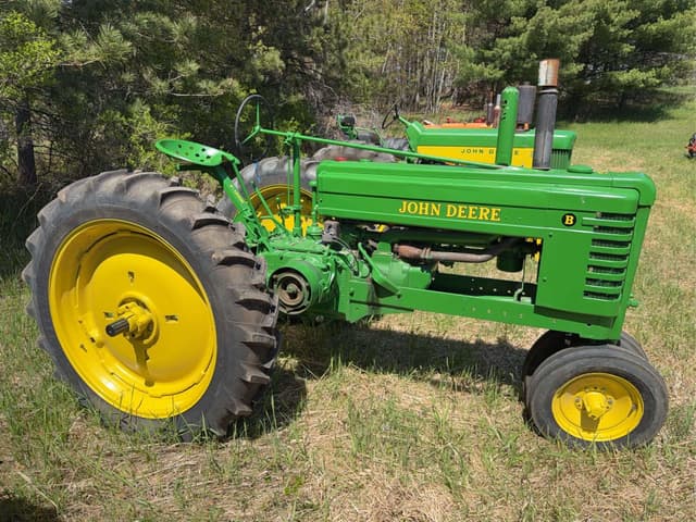 Image of John Deere B equipment image 1