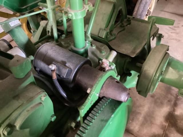 Image of John Deere B equipment image 4